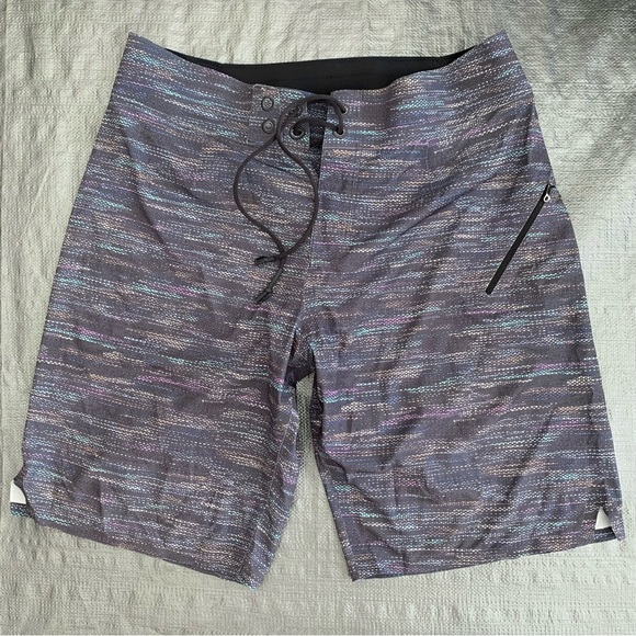 Lululemon Mens Board Shorts Size 32 - Picture 1 of 8